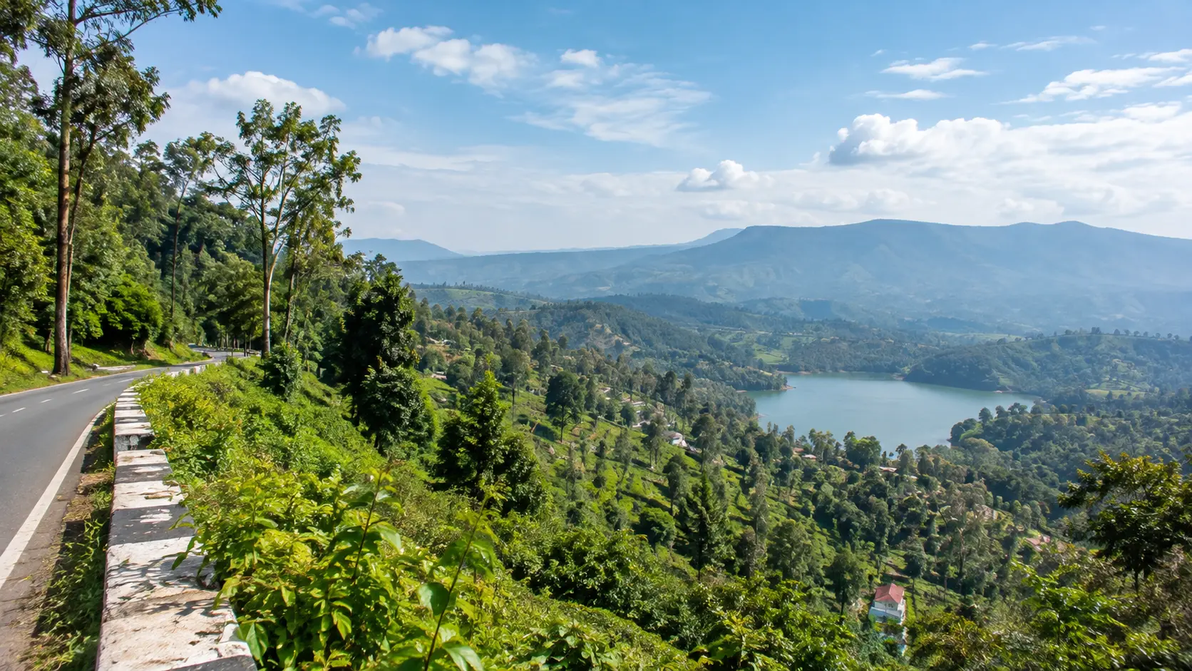 Yercaud Hills, near Salem Green hills of Yercaud near Salem, Tamil Nadu